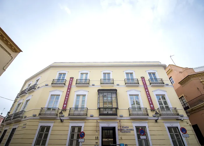 Petit Palace Santa CruzAlbergo